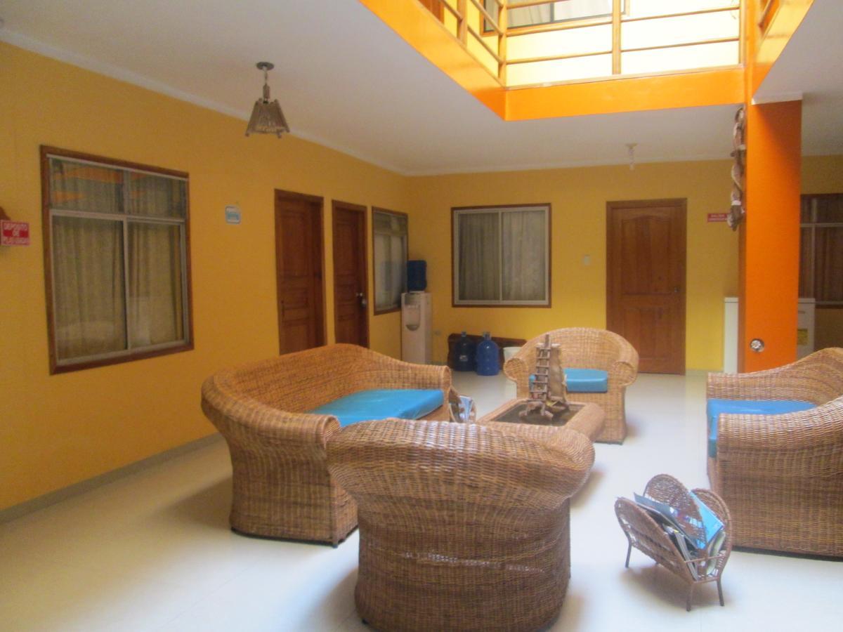Hostal Leon Dormido Puerto Baquerizo Moreno Ngoại thất bức ảnh