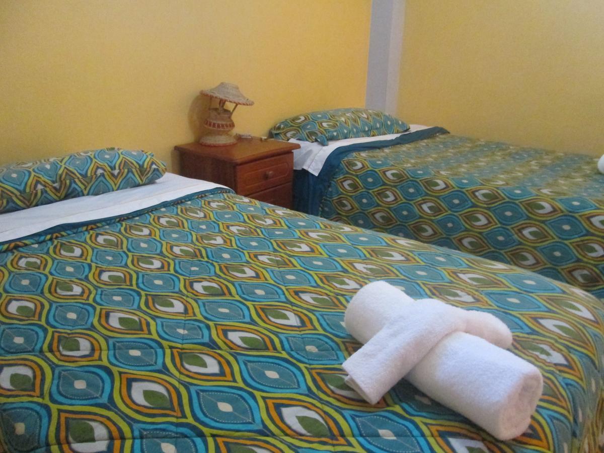 Hostal Leon Dormido Puerto Baquerizo Moreno Ngoại thất bức ảnh