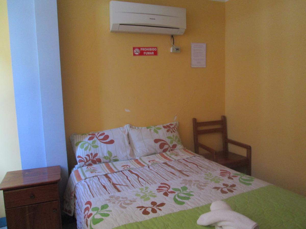 Hostal Leon Dormido Puerto Baquerizo Moreno Ngoại thất bức ảnh